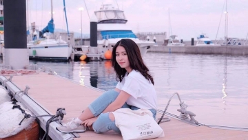 Hot girl Mẫn Tiên xuất hiện xinh đẹp trên báo Nhật